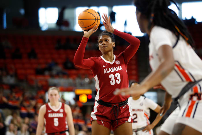 012322_WBB_WadeWarrenKh_Auburn_SL01363